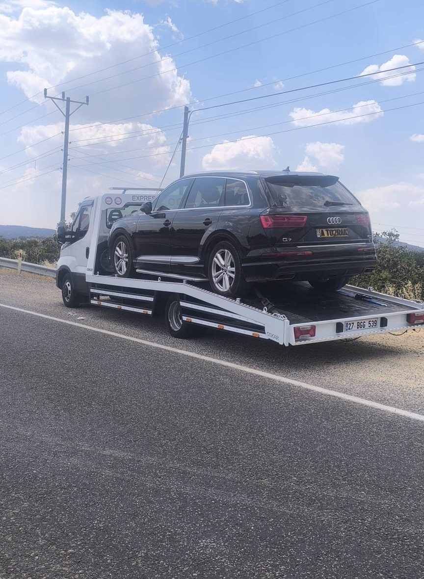 Gaziantep Oto Çekici, platformda taşınan araç